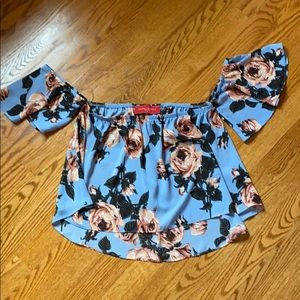 AKIRA Off The Shoulder Top